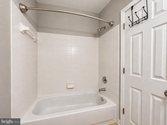 722 HETZEL TER SE, Leesburg, VA 20175