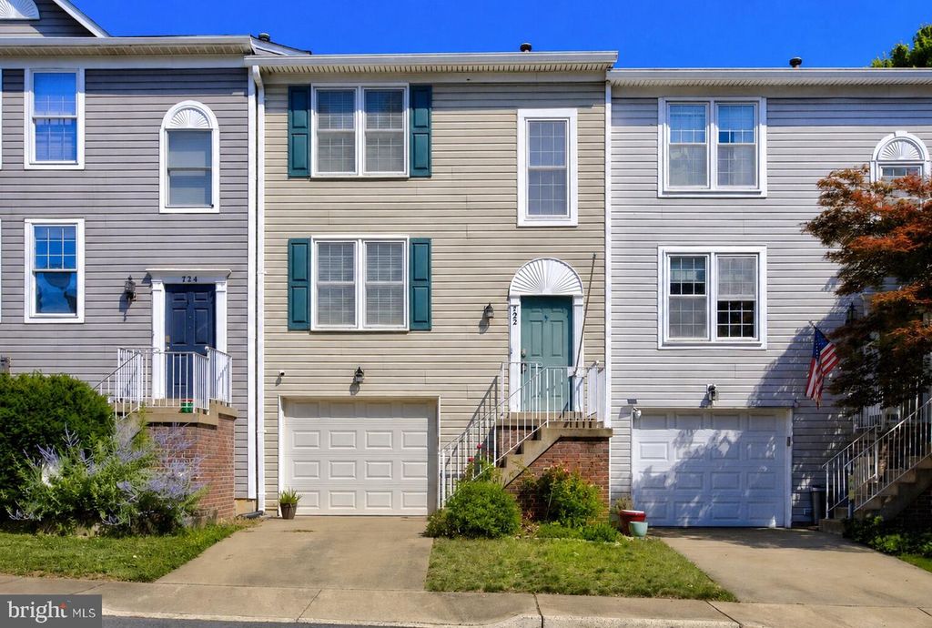 722 HETZEL TER SE, Leesburg, VA 20175