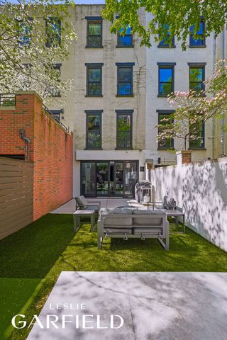 431 E 84TH Street, New York City, NY 10028