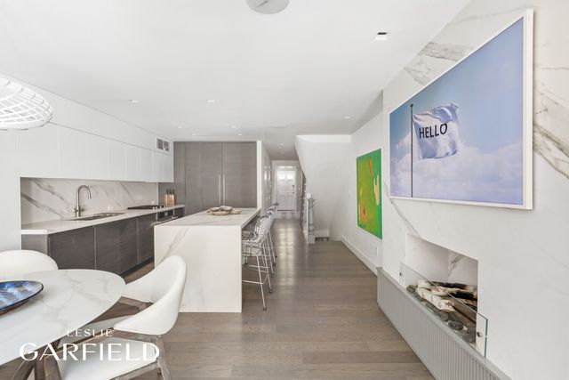 431 E 84TH Street, New York City, NY 10028