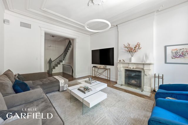 431 E 84TH Street, New York City, NY 10028