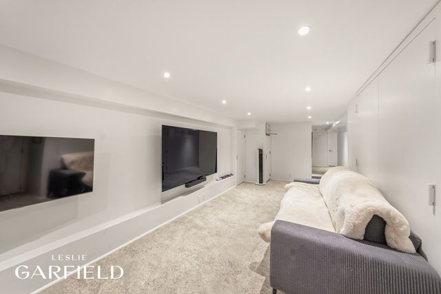 431 E 84TH Street, New York City, NY 10028
