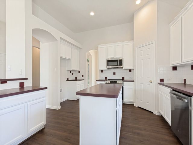 5916 Legend Lane, The Colony, TX 75056