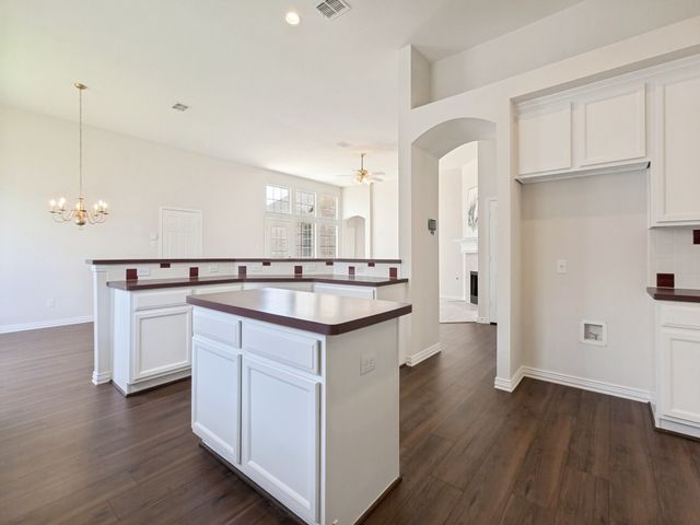 5916 Legend Lane, The Colony, TX 75056