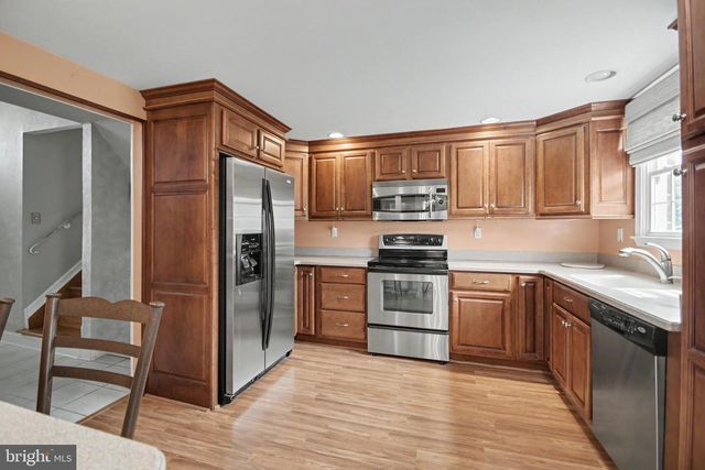 10 E SUMMIT AVE, Telford, PA 18969