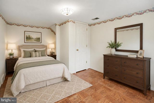 10 E SUMMIT AVE, Telford, PA 18969