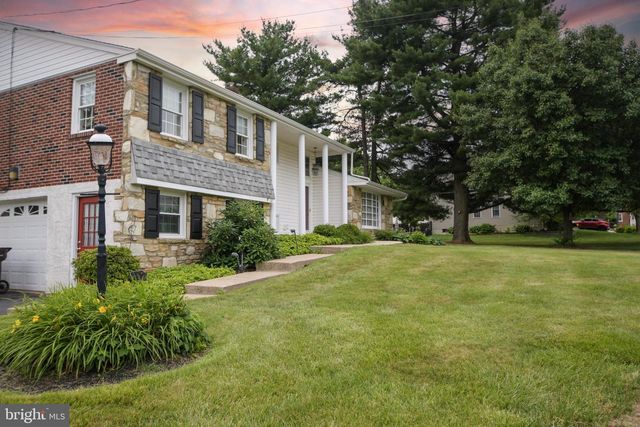 10 E SUMMIT AVE, Telford, PA 18969