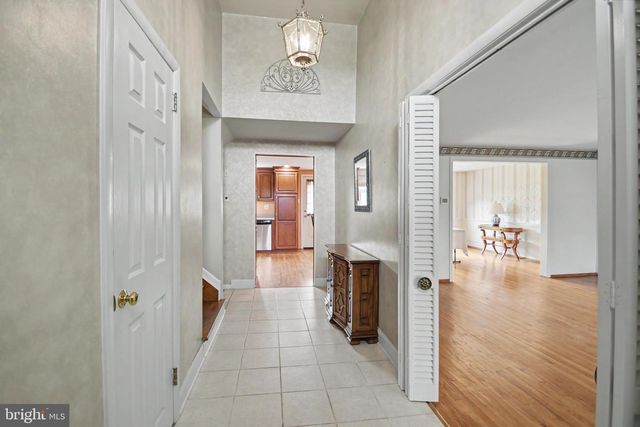 10 E SUMMIT AVE, Telford, PA 18969