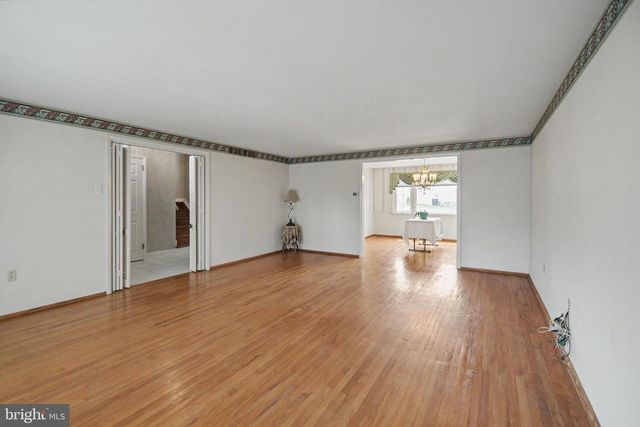 10 E SUMMIT AVE, Telford, PA 18969