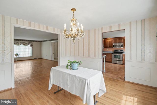 10 E SUMMIT AVE, Telford, PA 18969
