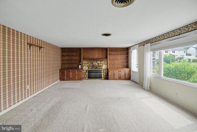 10 E SUMMIT AVE, Telford, PA 18969