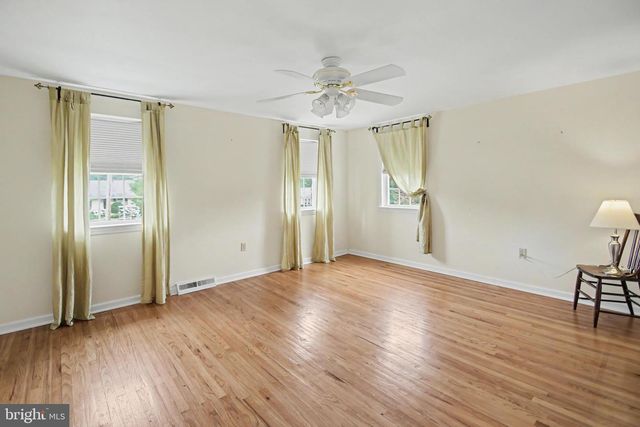 10 E SUMMIT AVE, Telford, PA 18969