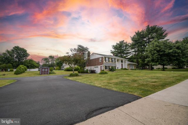10 E SUMMIT AVE, Telford, PA 18969