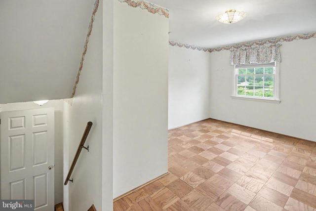 10 E SUMMIT AVE, Telford, PA 18969