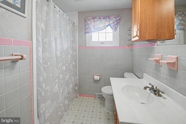 10 E SUMMIT AVE, Telford, PA 18969