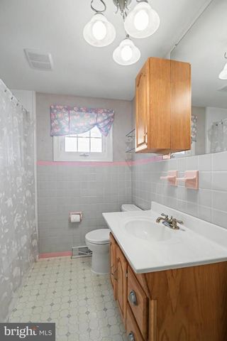10 E SUMMIT AVE, Telford, PA 18969