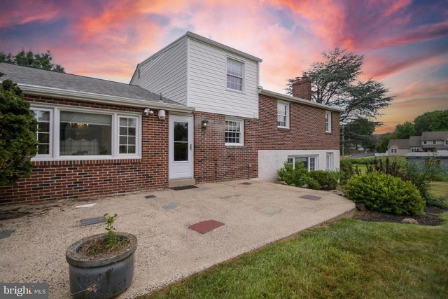 10 E SUMMIT AVE, Telford, PA 18969