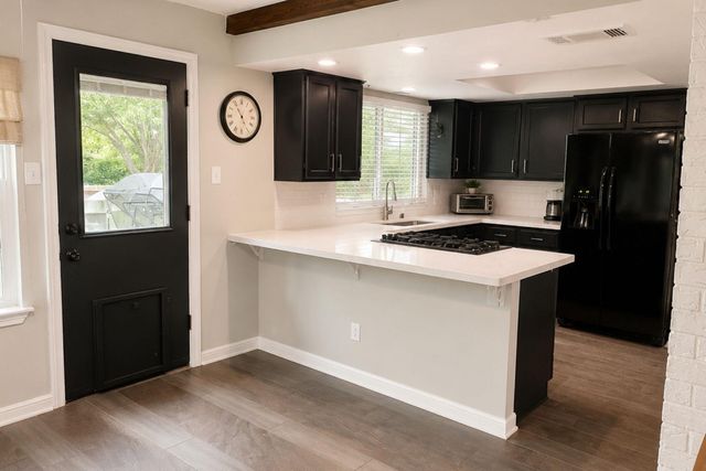 606 Hill CV, Round Rock, TX 78681