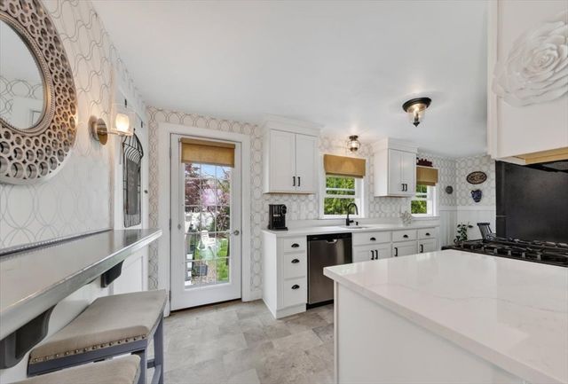 26 Coolidge Ave, Weymouth, MA 02188