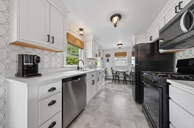 26 Coolidge Ave, Weymouth, MA 02188