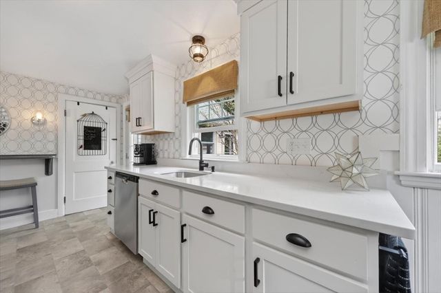 26 Coolidge Ave, Weymouth, MA 02188