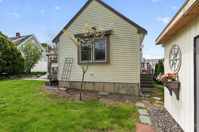 26 Coolidge Ave, Weymouth, MA 02188