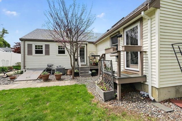 26 Coolidge Ave, Weymouth, MA 02188