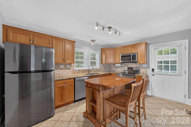 1323 Carolyn Drive, Charlotte, NC 28205