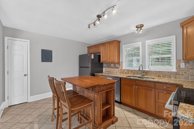 1323 Carolyn Drive, Charlotte, NC 28205