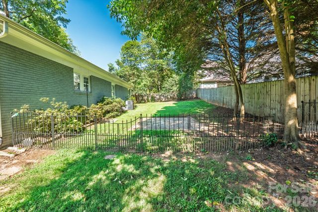 1323 Carolyn Drive, Charlotte, NC 28205