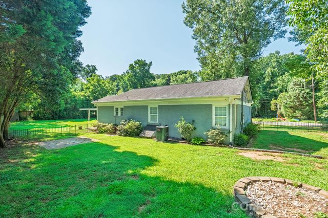 1323 Carolyn Drive, Charlotte, NC 28205