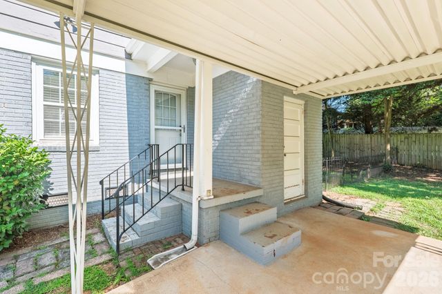 1323 Carolyn Drive, Charlotte, NC 28205