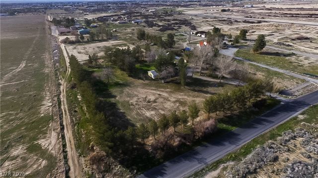 5220 Squaw Valley Road, Pahrump, NV 89048