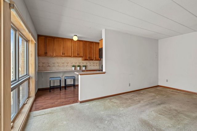 4236 Upton Avenue S 303, Minneapolis, MN 55410