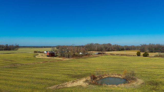 1902 Kinneys Rd, Adams, TN 37010