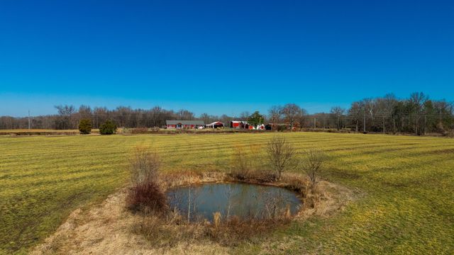 1902 Kinneys Rd, Adams, TN 37010