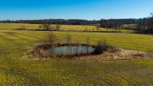 1902 Kinneys Rd, Adams, TN 37010