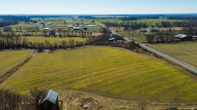 1902 Kinneys Rd, Adams, TN 37010