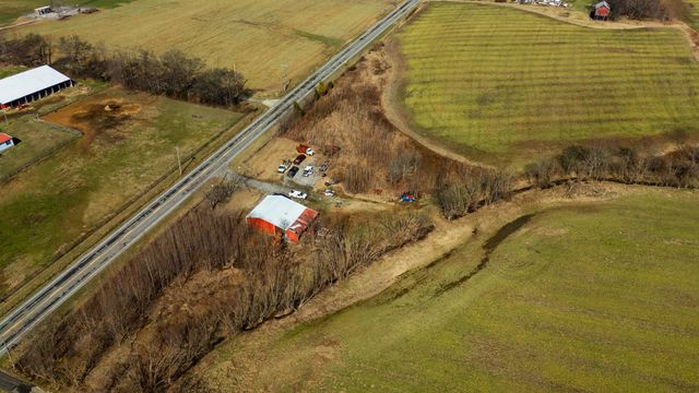 1902 Kinneys Rd, Adams, TN 37010