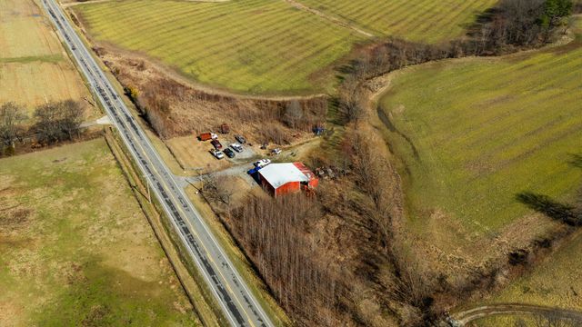 1902 Kinneys Rd, Adams, TN 37010