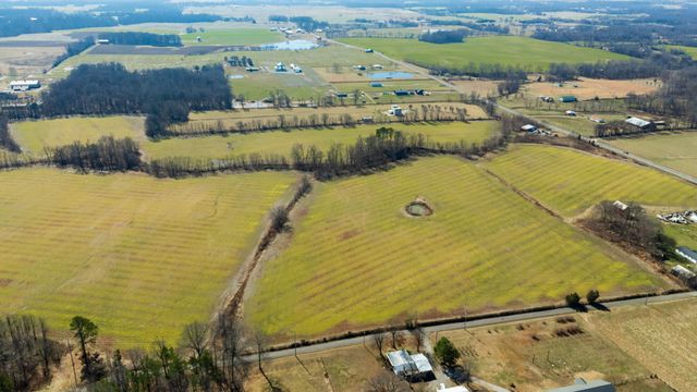 1902 Kinneys Rd, Adams, TN 37010