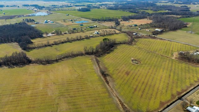 1902 Kinneys Rd, Adams, TN 37010