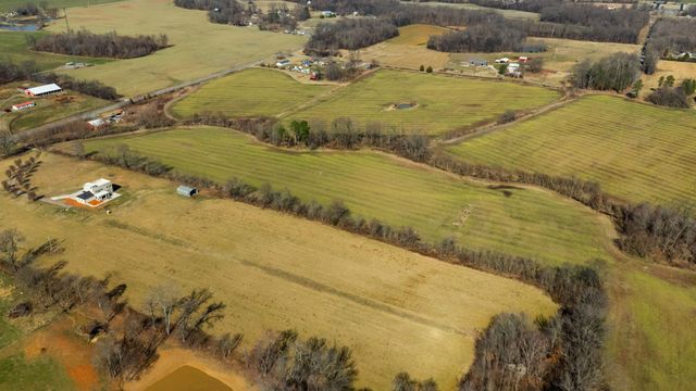 1902 Kinneys Rd, Adams, TN 37010