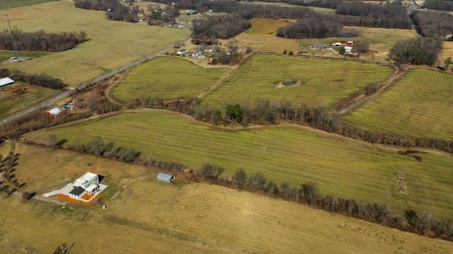 1902 Kinneys Rd, Adams, TN 37010