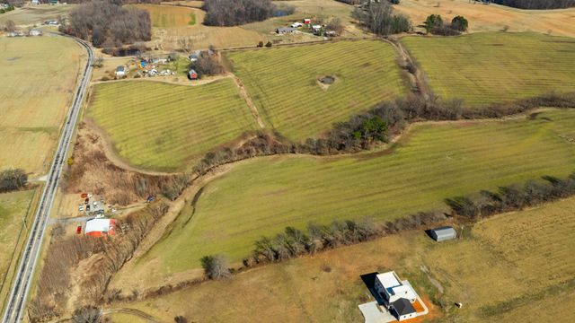 1902 Kinneys Rd, Adams, TN 37010