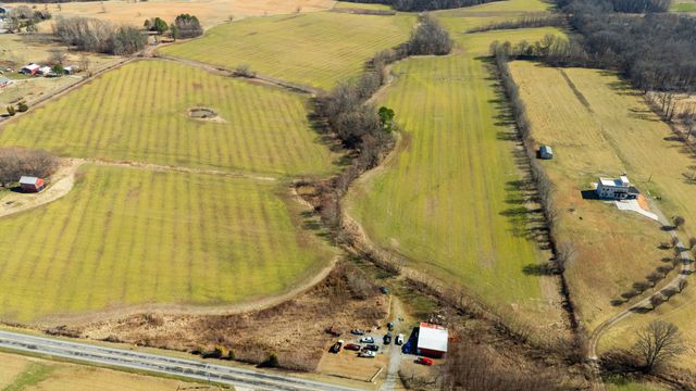 1902 Kinneys Rd, Adams, TN 37010