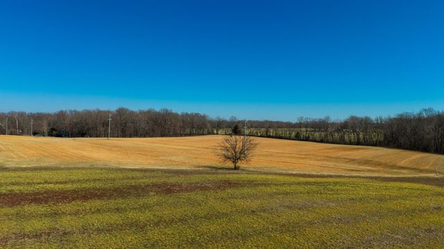 1902 Kinneys Rd, Adams, TN 37010