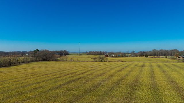 1902 Kinneys Rd, Adams, TN 37010