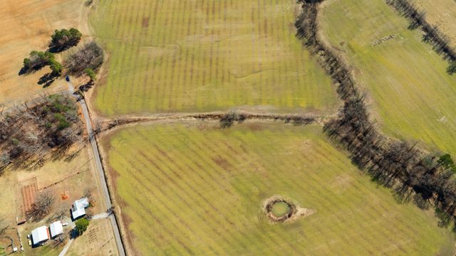 1902 Kinneys Rd, Adams, TN 37010