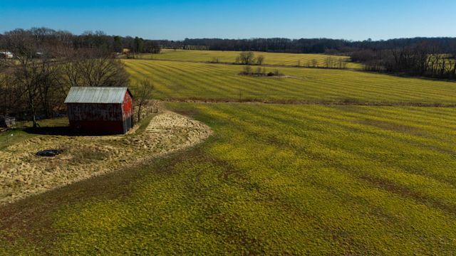 1902 Kinneys Rd, Adams, TN 37010